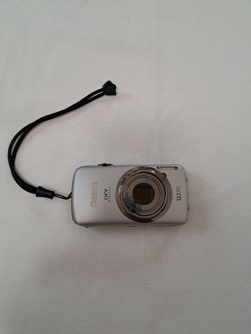 Canon キャノン IXY デジカメ 930IS　シルバー　カメラ Amazon | Canon デジタルカメラ IXY DIGITAL 930 IS シルバー