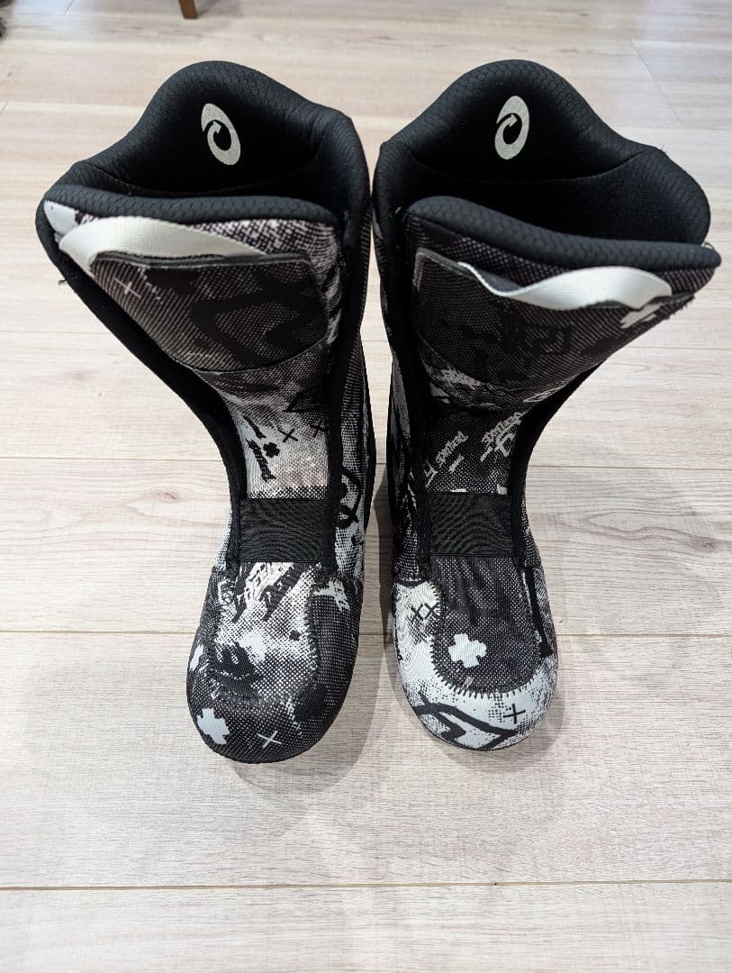 美品 《DEELUXE》スノーボードブーツ ブラック 27.5cm