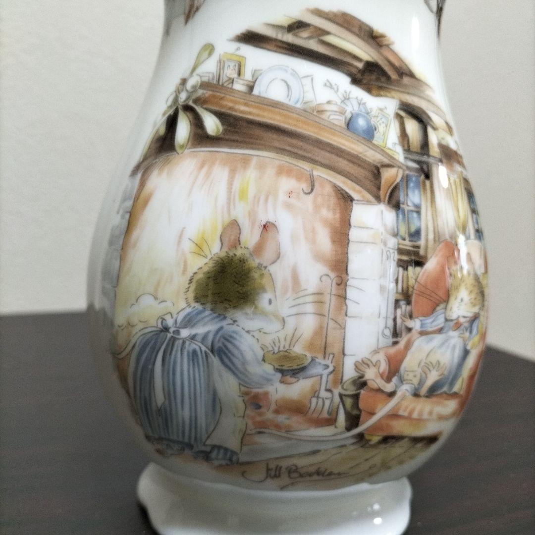 廃盤品】ロイヤルドルトン ブランブリーヘッジ フラワーベース Winter