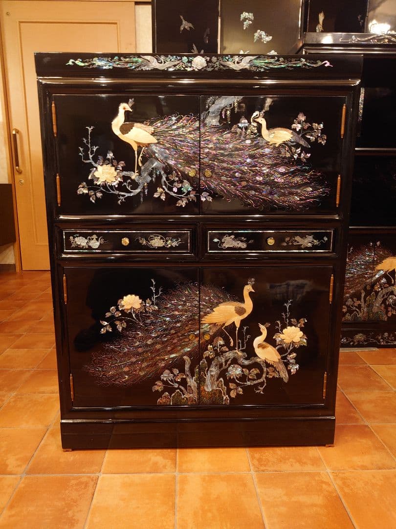 螺鈿　細工キャビネット　送料込みに変更 螺鈿細工｜ガラスコーナーキャビネット入荷致しました！ | リサイクル