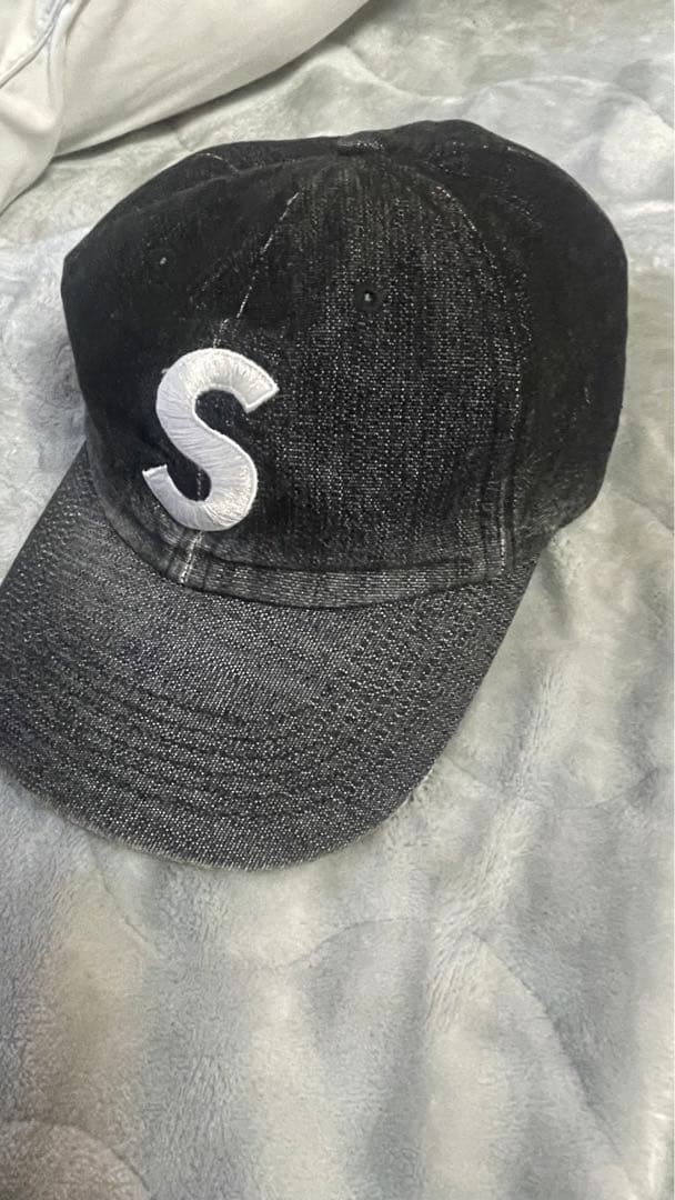 supreme Sロゴキャップ　ブラック Supreme - Sロゴ6パネルキャップ | 人気アイテム - UG.SHAFT