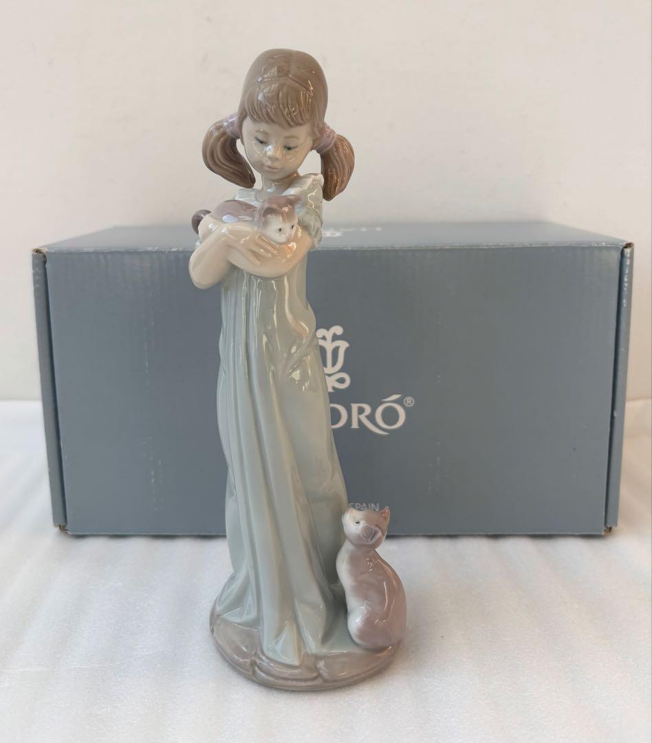 リヤドロ 私のことも忘れないで フィギュリン LLADRO 外箱付き　猫　少女 楽天市場】リヤドロ 私のことも忘れないで 少女 猫 ネコ 置物 01005743