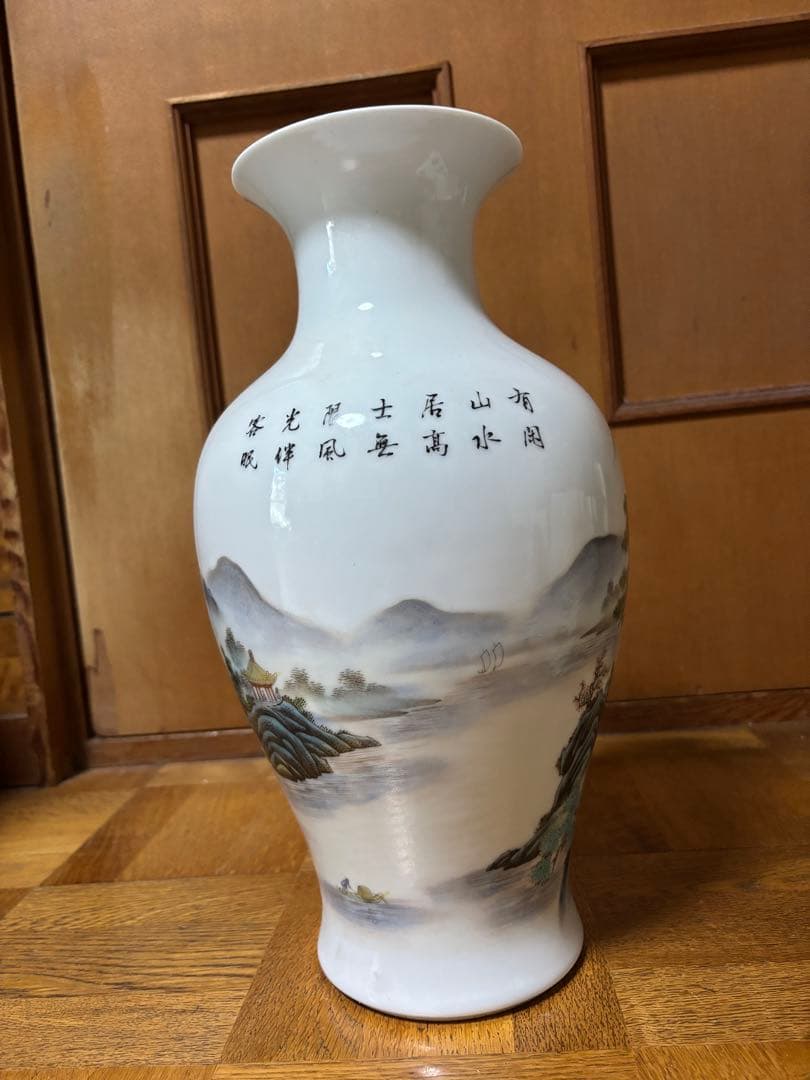白磁 花瓶 山水図 乾隆年製銘 高さ35cm 胴径18cm 中国風 飾り壺 - メルカリ