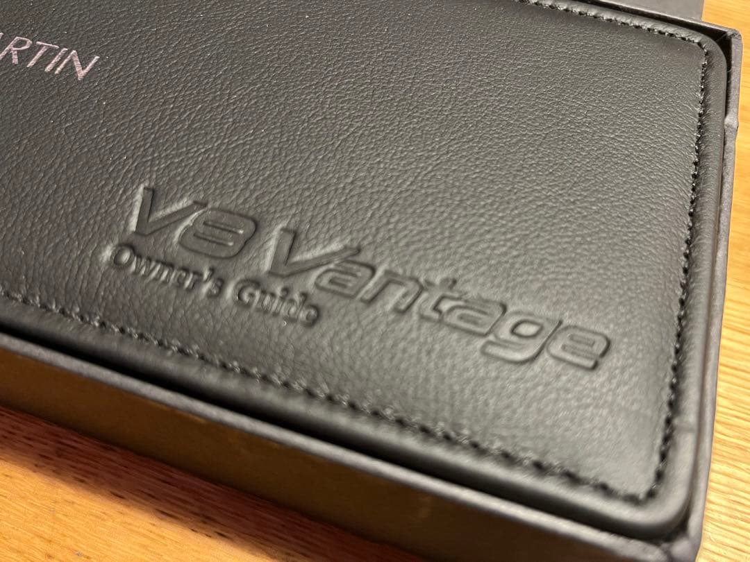 超レア アストンマーティン 日本語版 オーナーズマニュアルガイド箱