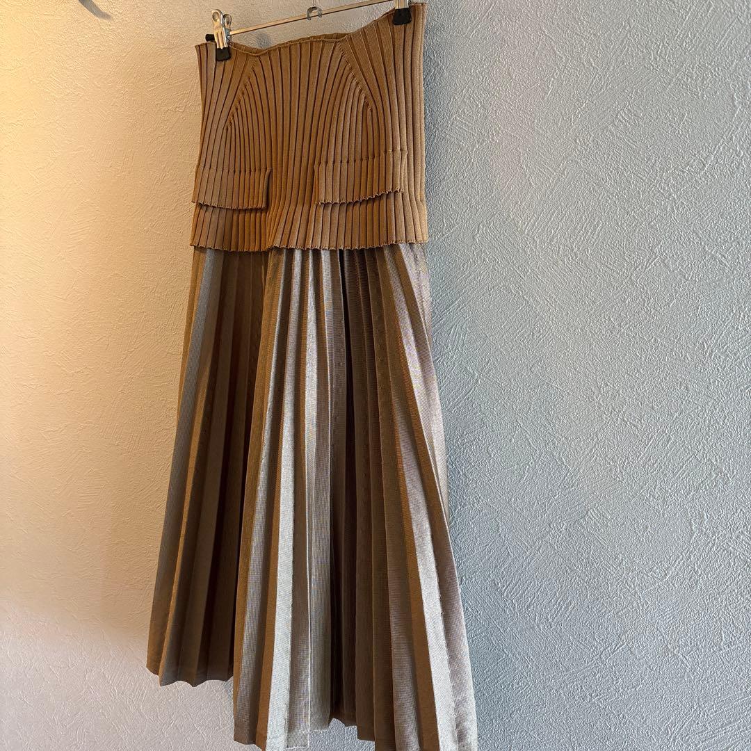 【美品】TOGA PULLA ワイドウエストバンドスカート TOGA PULLA】Synthetic leather twill skirt(F25DC006)｜阪急百貨店