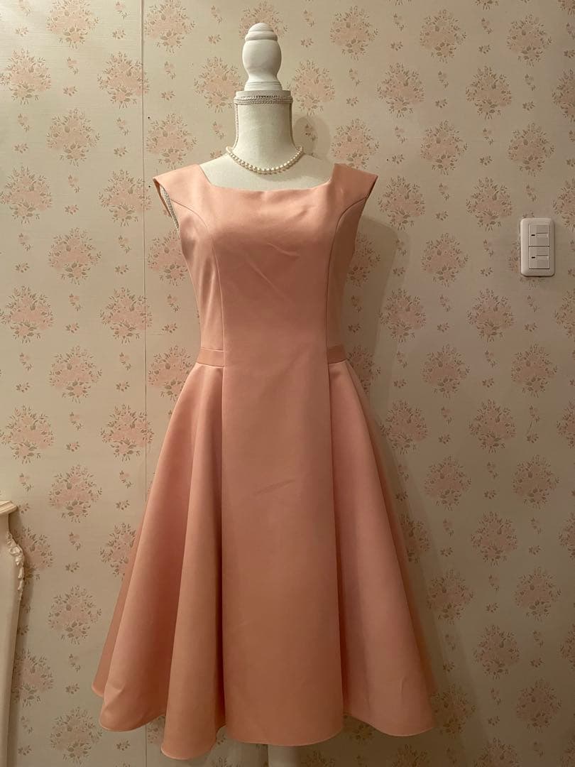 Rene 膝丈フレアワンピース サーモンピンク 36 新品未使用 Rene 膝丈フレアワンピース サーモンピンク 36 新品未使用 - メルカリ