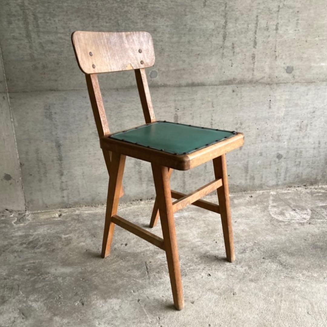 オールドマルニ チェア 椅子 背もたれ 木製 家具 レトロ ヴィンテージ オールドマルニ デルタチェア 椅子の側面から見たときの脚部や背もたれ