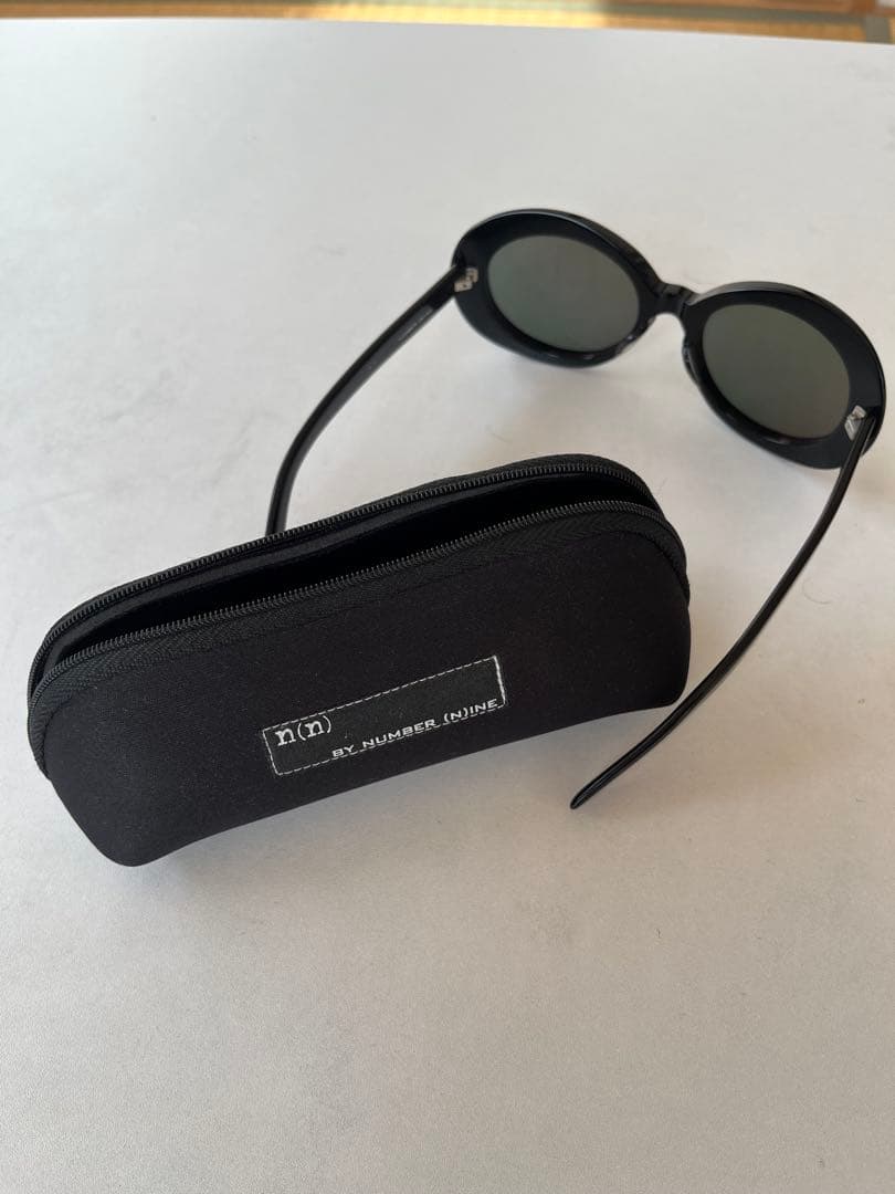 NUMBER (NINE) ブラックサングラス ケース付き