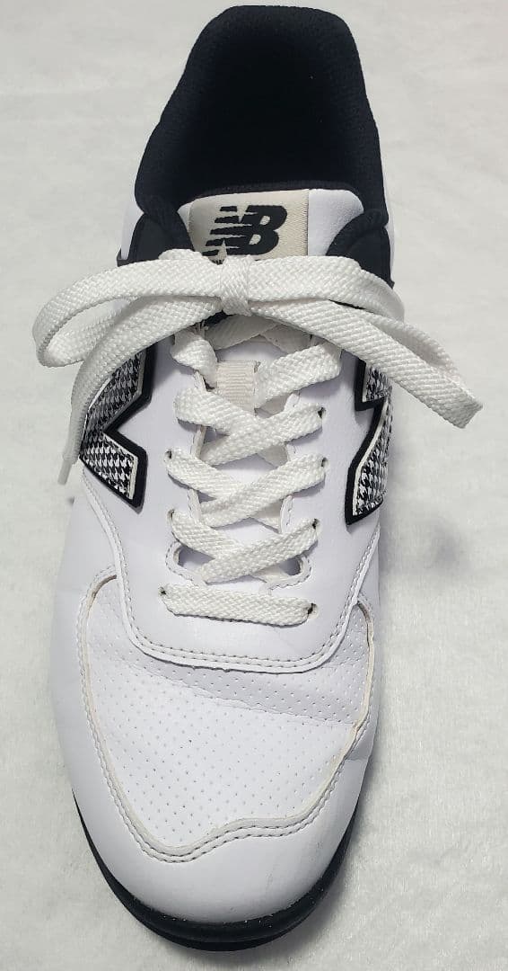 【美品】23.5cm ニューバランス ゴルフシューズ スパイクレス