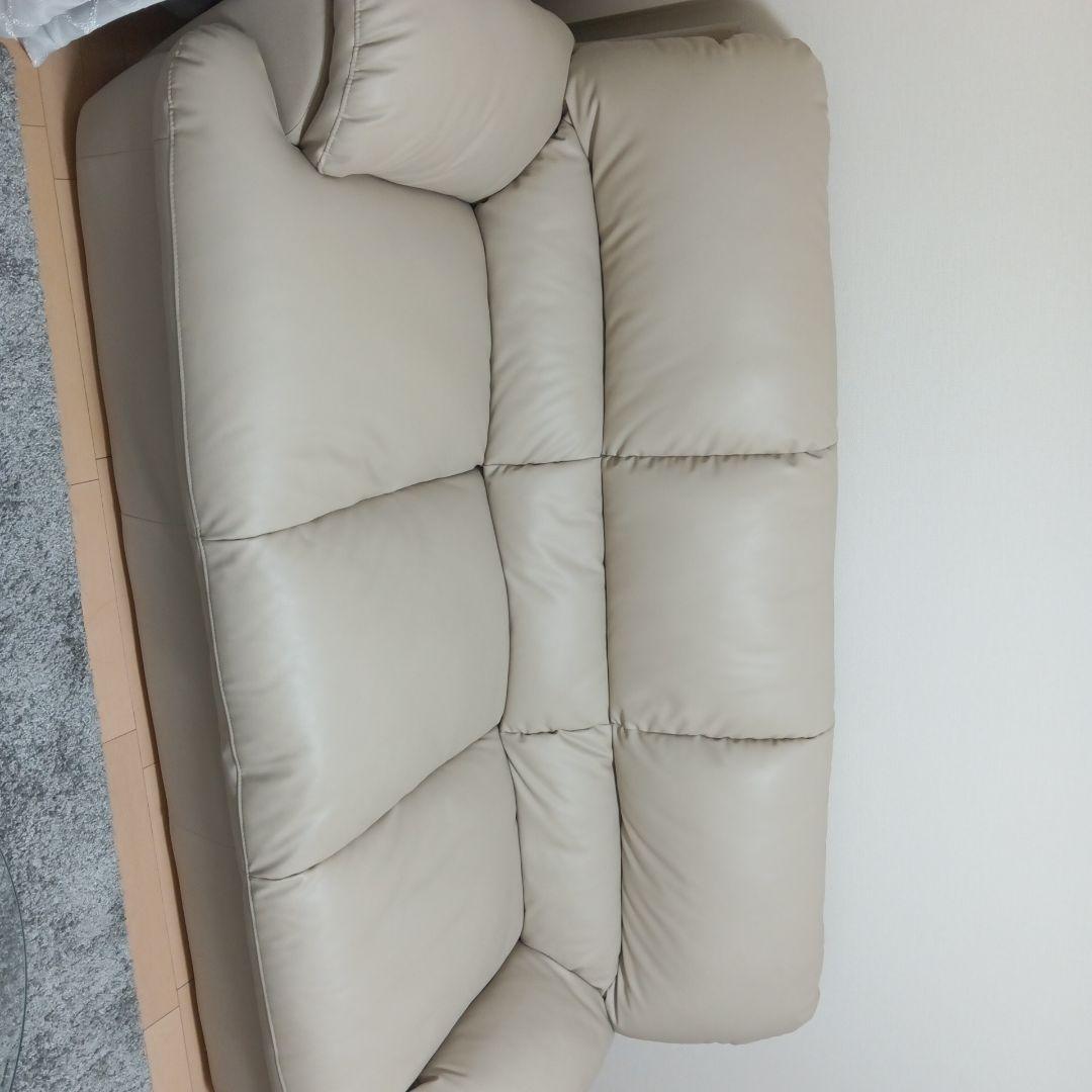 (6/16廃棄予定)ベージュ 合成皮革 2-3人掛けソファ 6/16廃棄予定)ベージュ 合成皮革 2-3人掛けソファ 6/16廃棄予定