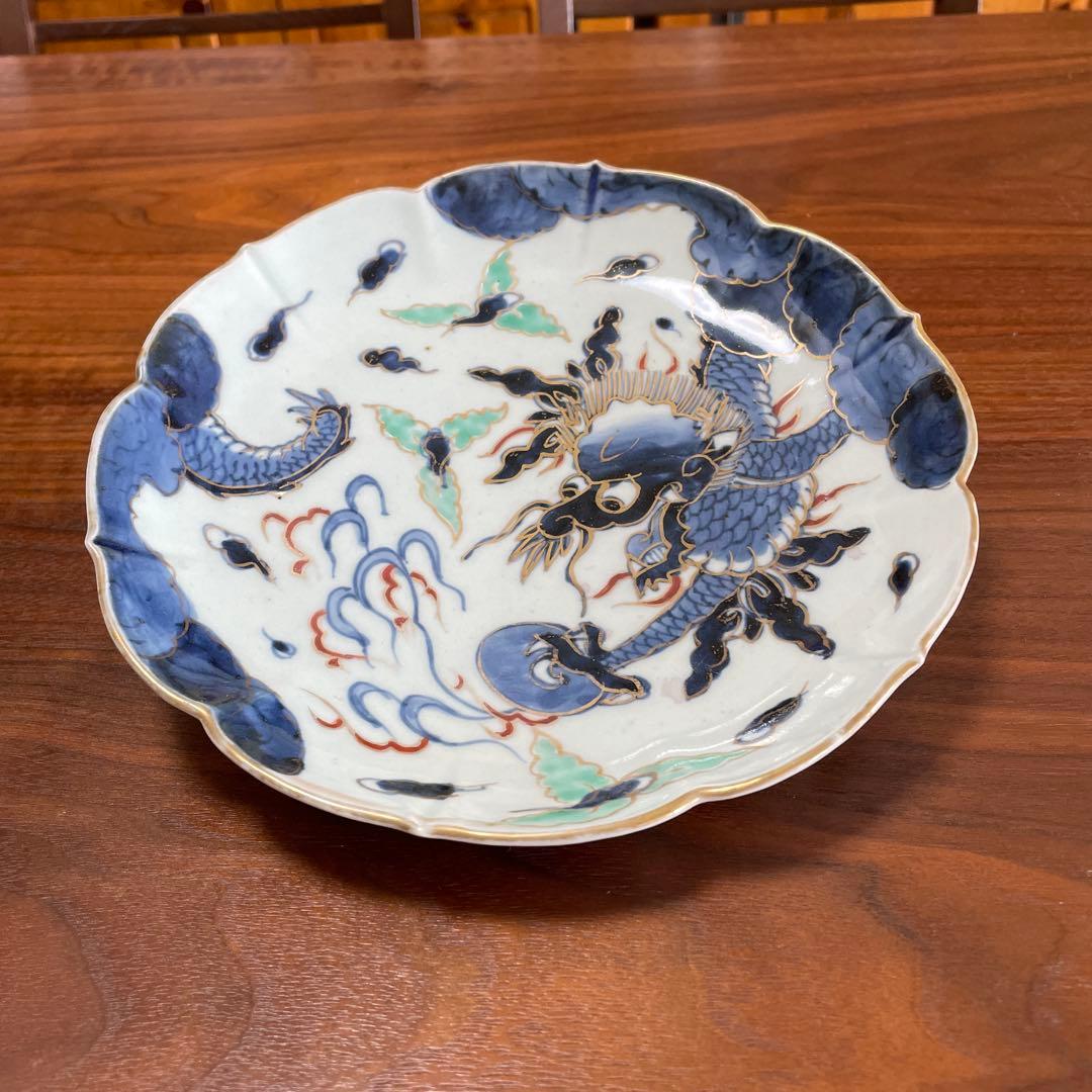青い龍の絵柄 古伊万里 古伊万里 皿 江戸時代前期-中期 染付 蘇鉄に七宝地紋 霞雲図