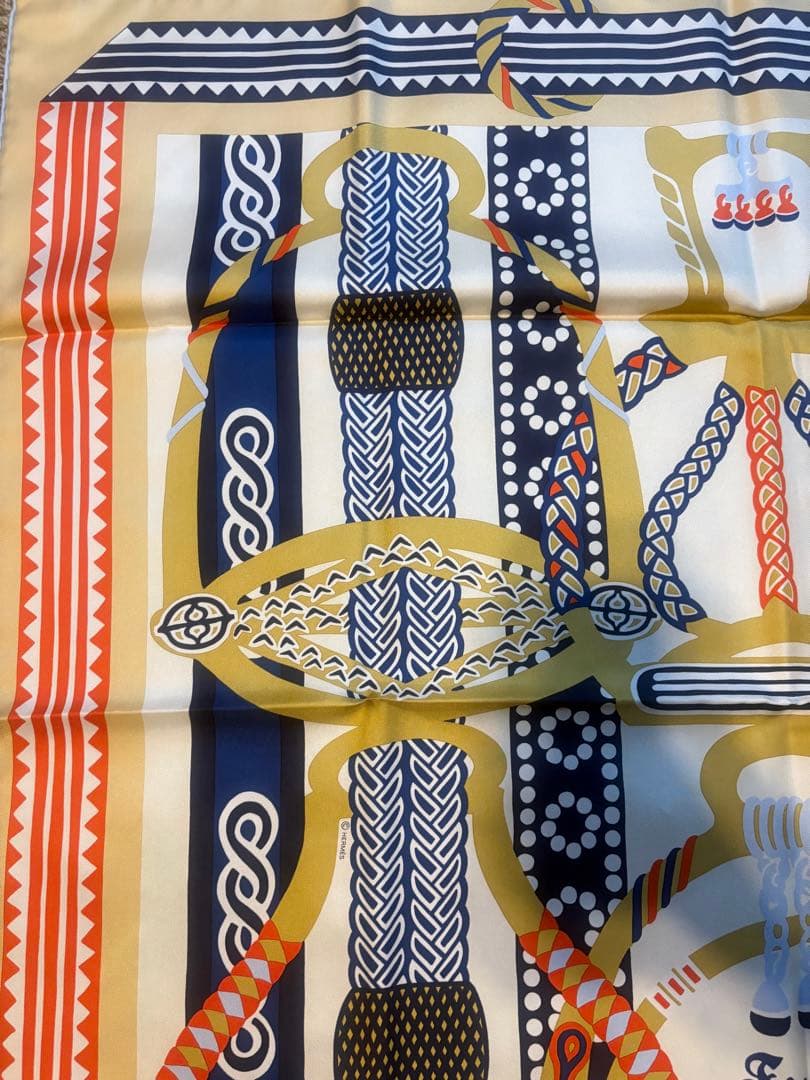 Hermès エルメスのカレ 90 《鐙の幻想》