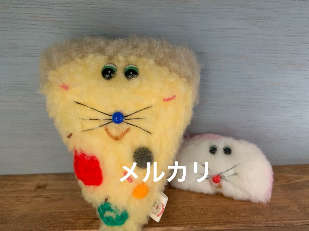 むにゅ プクプク ピザキーホルダー&かまぼこブローチ