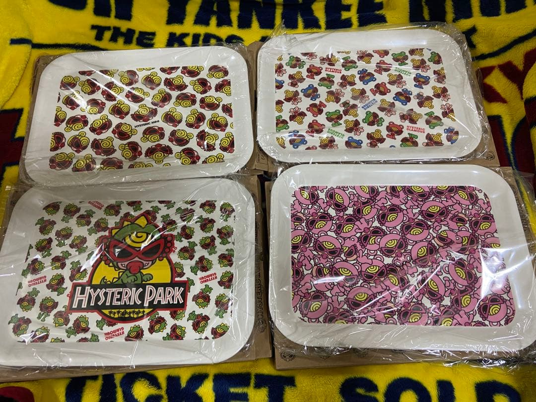 新品HYSTERIC MINI おぼんトレー大サイズ4枚セット 新品HYSTERIC MINI おぼんトレー大サイズ4枚セット - メルカリ