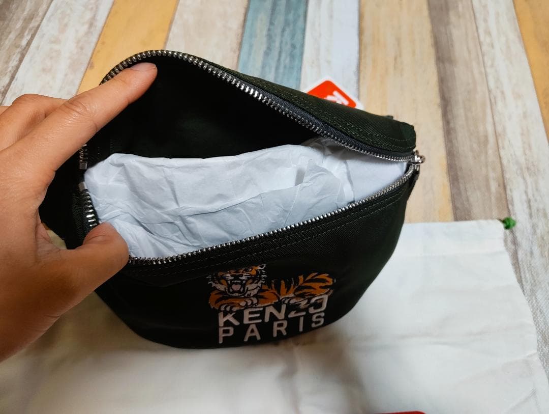 KENZO Happy Tiger ボディバッグ ダークカーキ
