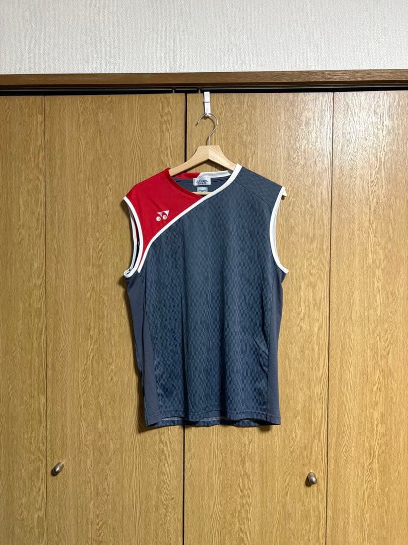 ヨネックスバドミントンユニフォームノースリーブ 楽天市場】ヨネックス バドミントン ゲームシャツ(ノースリーブ) 10658