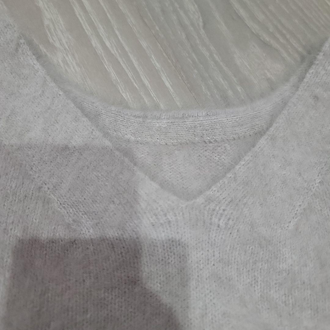 ここさん専用ライトグレーFOXカシミヤ Vネック ニットセーター - メルカリ