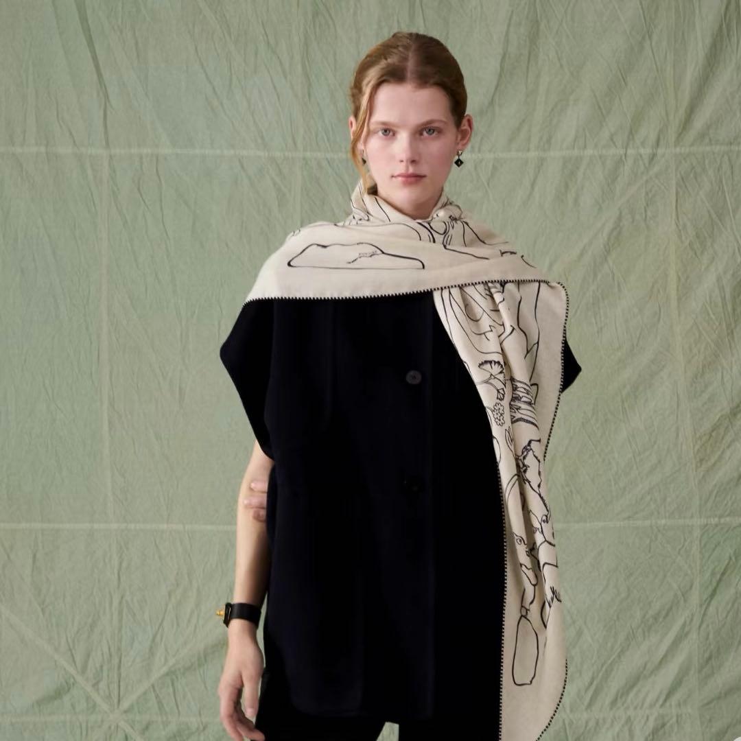 最終値下げ！新品未使用　トライアングル ジェアン 《千と一のウサギ》2025