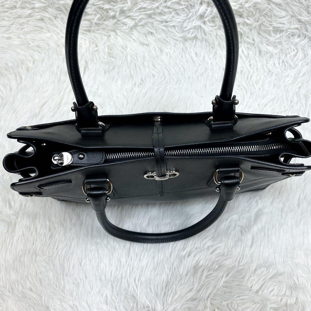 Rana様 フェラガモ ブリアナ サフィアーノレザー トートバッグ