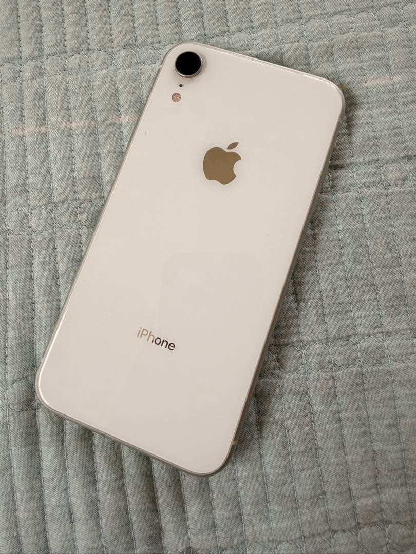 Apple iPhone XR 64GB ホワイト - メルカリ