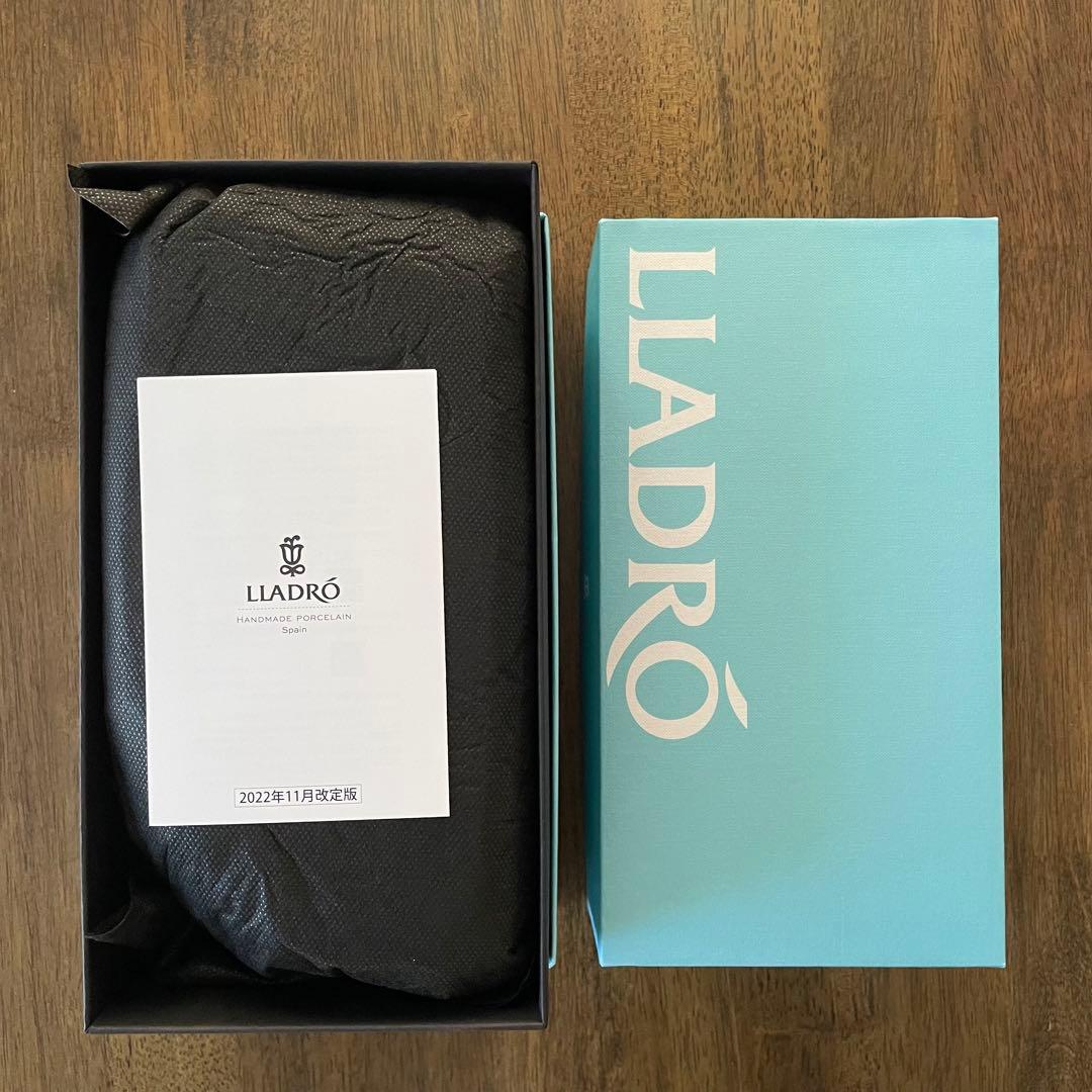 良太様専用です。リヤドロ 「素敵なお花」 新品未使用 - メルカリ