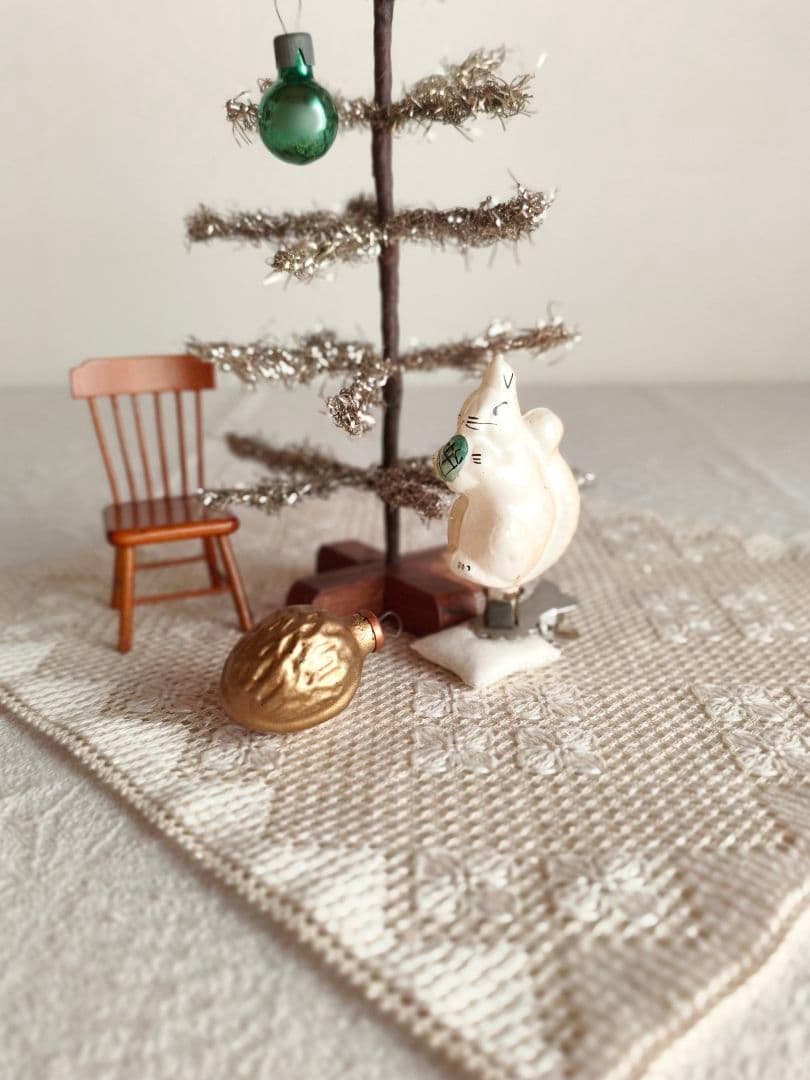 たし1012さま】vintage ❀ マットゴールドの クルミオーナメント