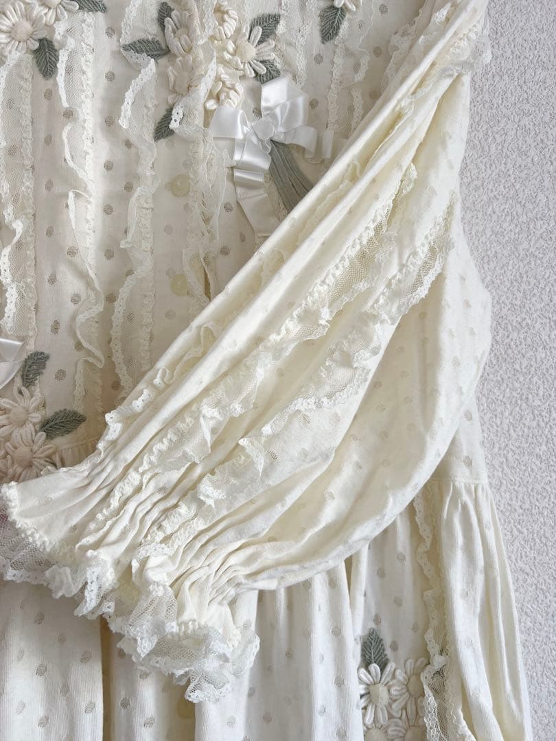 最高級】さえら ヒスクローネ 姫系レース ネグリジェ - メルカリ