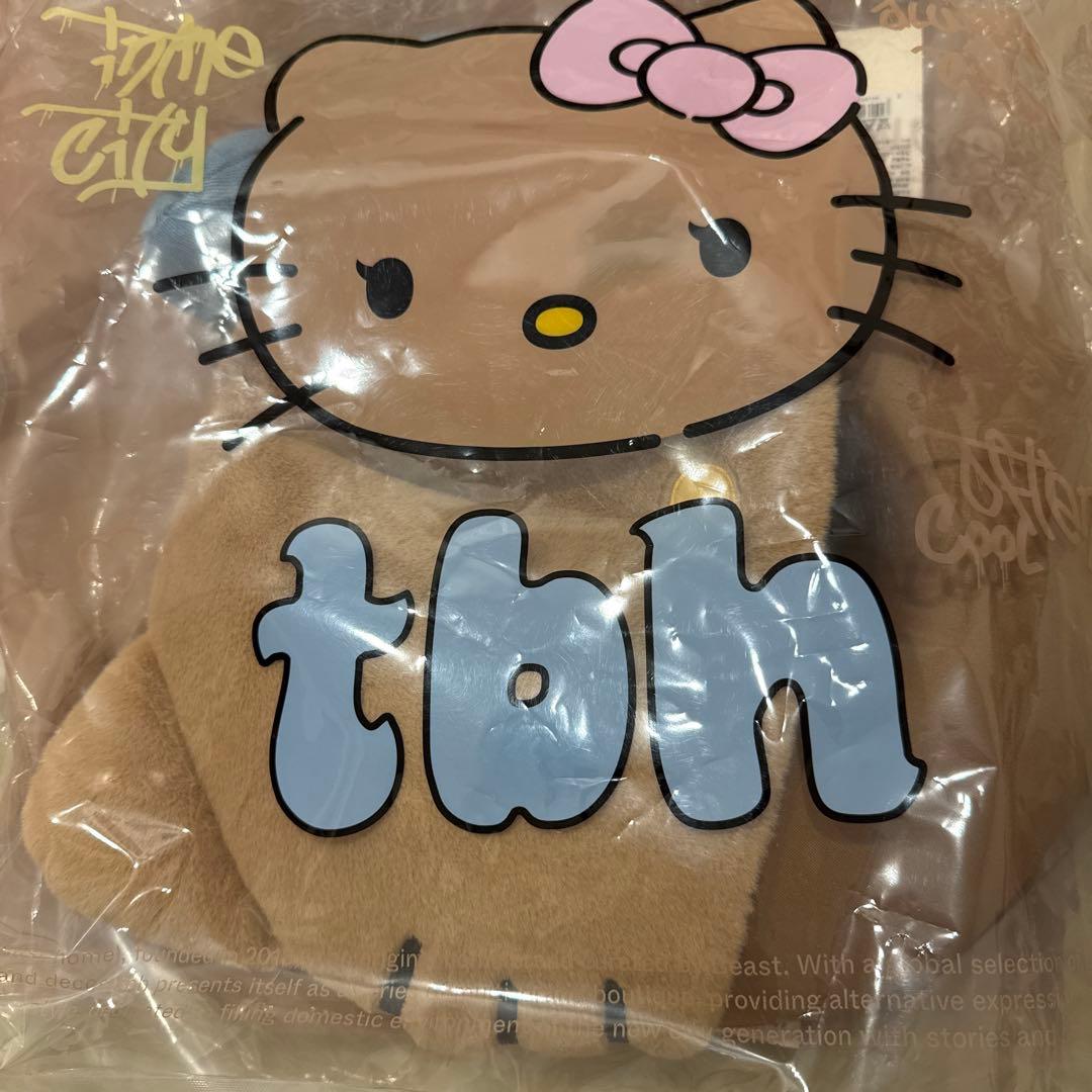 海外限定Hello Kitty x TBH ネックピロー 在庫ラスト - メルカリ