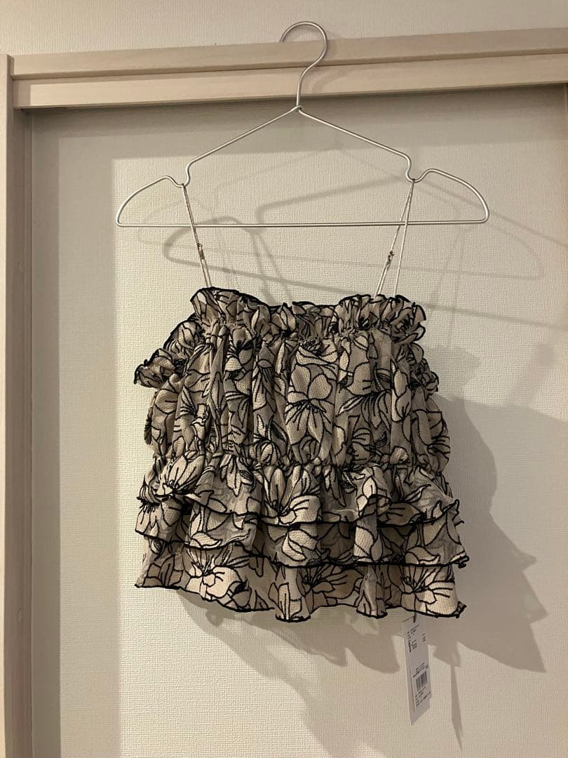 【未使用・タグあり】スナイデル　ショートチュールキャミソール SNIDEL（スナイデル）の「ショートチュールキャミソール（シャツ