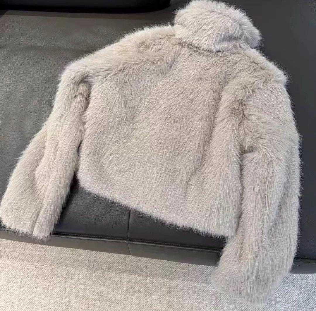 ZARA フェイクファーショートコート S1255/768 - メルカリ