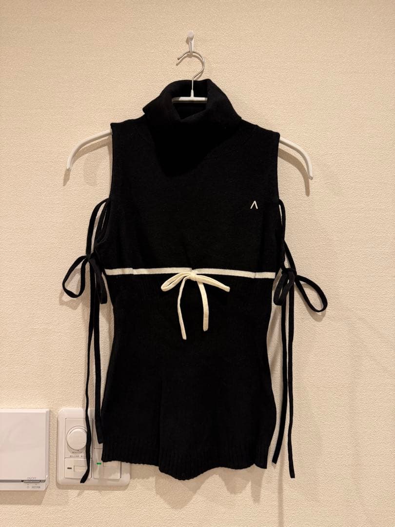 andmary Adele ribbon tank Black - メルカリ