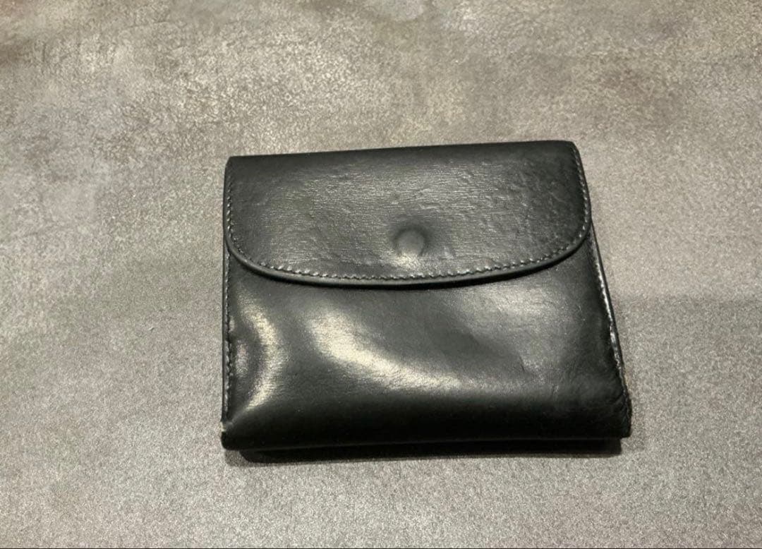 GUCCI ブラックレザー 二つ折り財布 - メルカリ