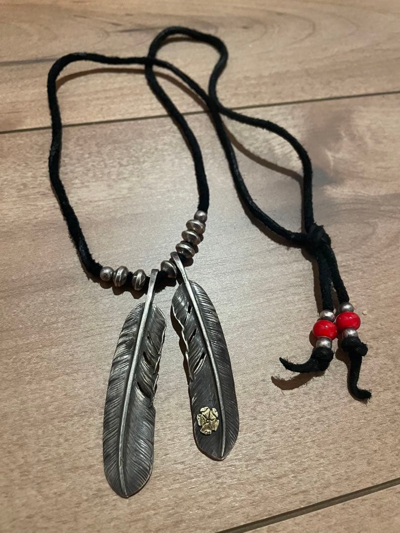 ジ*!様 goro's フェザー ネックレス シルバー 小・中・大・特大!! 4サイズ存在する「goro's」のフェザーネックレス