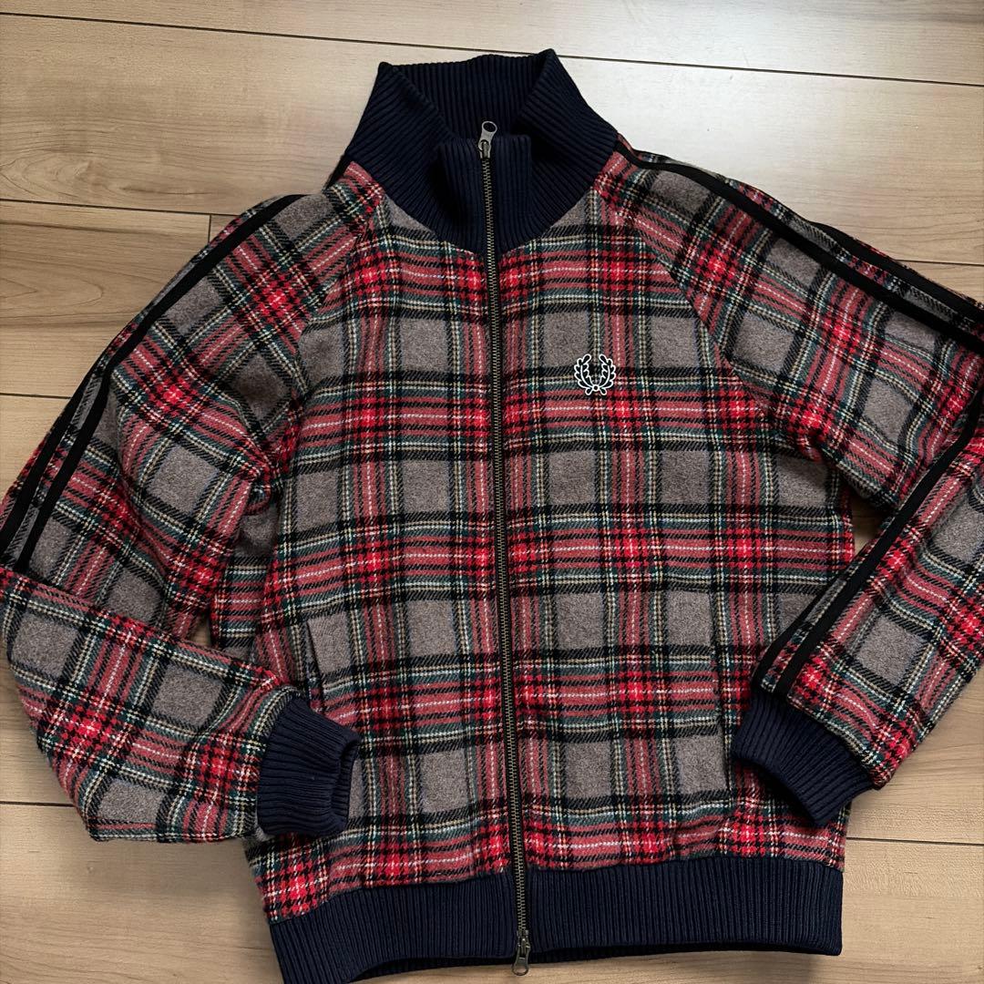 FRED PERRY チェック柄 ジャンパー - メルカリ