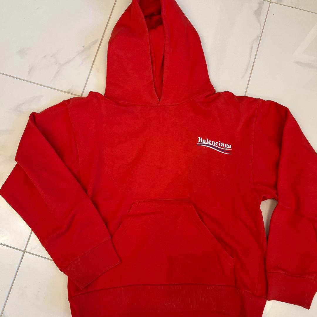 バレンシアガ パーカー プルオーバー 背面ロゴ 表記10レッド バレンシアガ パーカー プルオーバー 背面ロゴ 表記10レッド