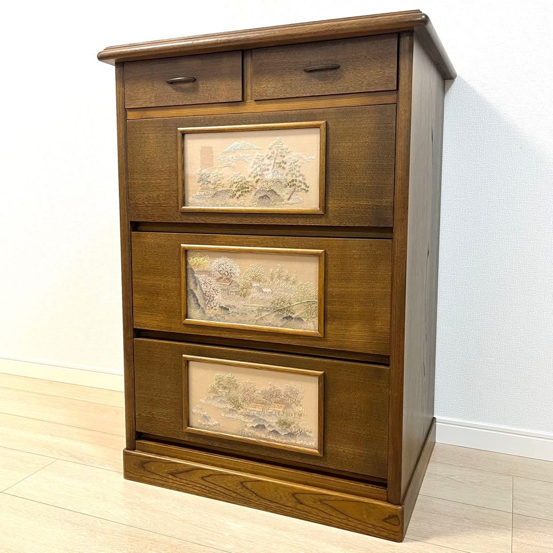 (こ50)戸塚刺繍 風景画 木製多段チェスト 洋箪笥 こ50)戸塚刺繍 風景画 木製多段チェスト 洋箪笥 - メルカリ