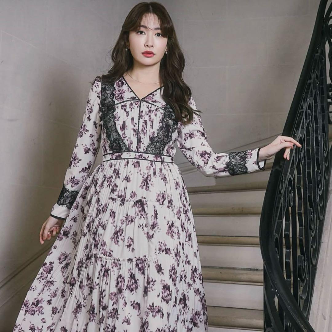 新品未使用】Herlipto GrasseFloralPleatedDress - メルカリ