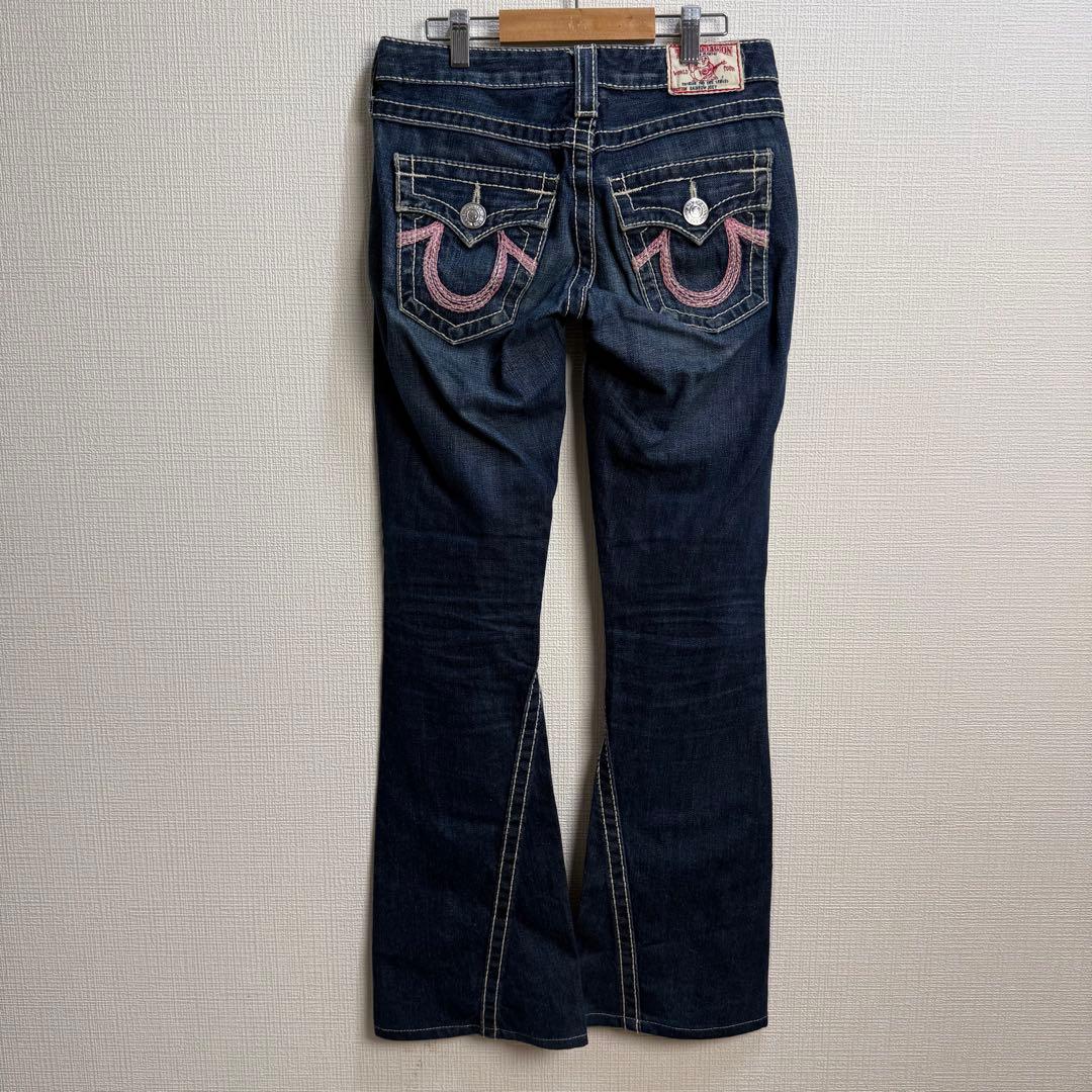 652 トゥルーレリジョン JOEY ピンク刺繍フレアデニム USA製 25 - メルカリ