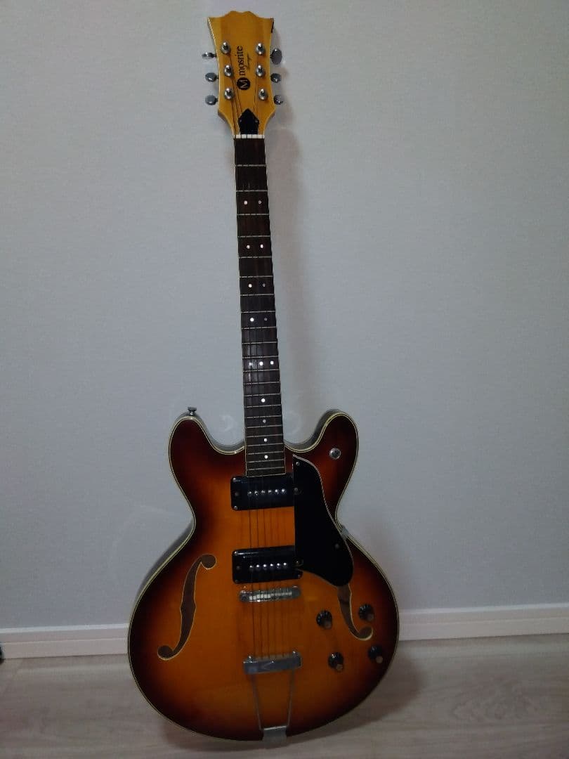 Mosrite エレキギター セミアコ サンバースト mosrite (モズライト) エレキギター サンバースト トラスロッド余裕