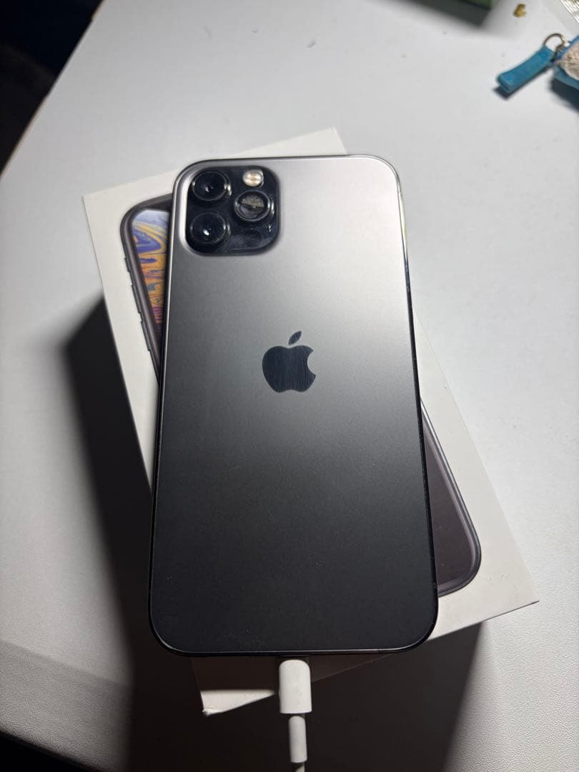 iPhone 12Pro グラファイト本体 カメラレンズ割れあり側面小傷あり。 iPhoneのレンズが割れた！1時間で元通り✨【スマートクールイオン