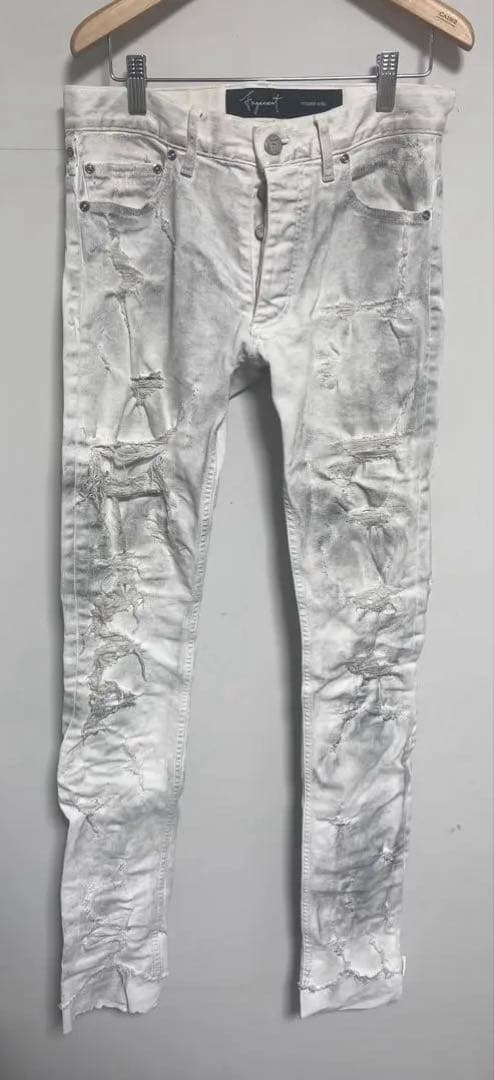 ファガッセン　デニム　白 FAGASSENT】純白の狂気。歩く場所すべてがステージになるアーティスト