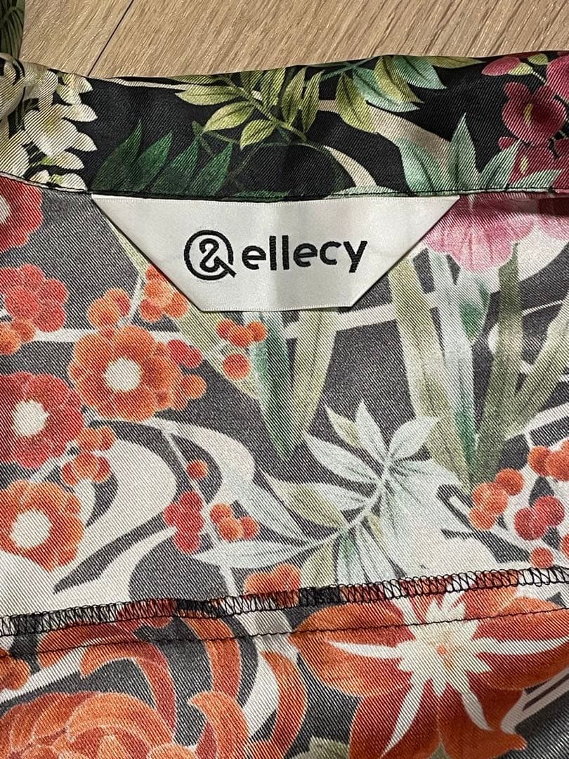 & ellecy アンドエルシー 花柄 長袖シャツ