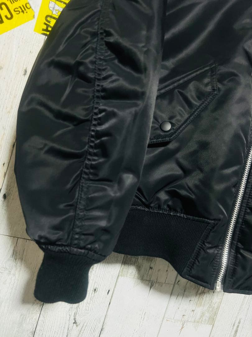 極名作 UNIQLO MA-1 2wayフライトジャケット 光沢 黒 紺 短丈 - メルカリ