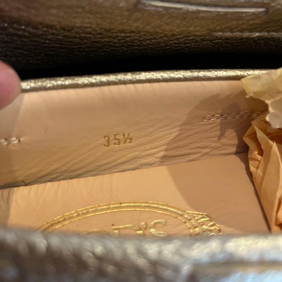保存袋つき 美品！ TOD'S ゴールド ドライビングシューズ35.5 - メルカリ