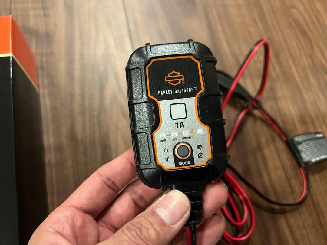 ハーレー 純正 バッテリー充電器 66000306 - メルカリ