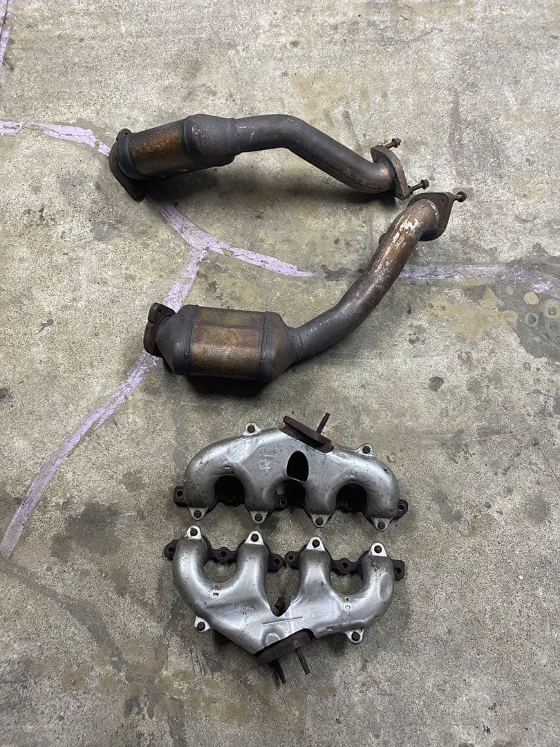 コルベット c6 エキマニ　触媒 コルベット c6 エキマニ 触媒 - メルカリ