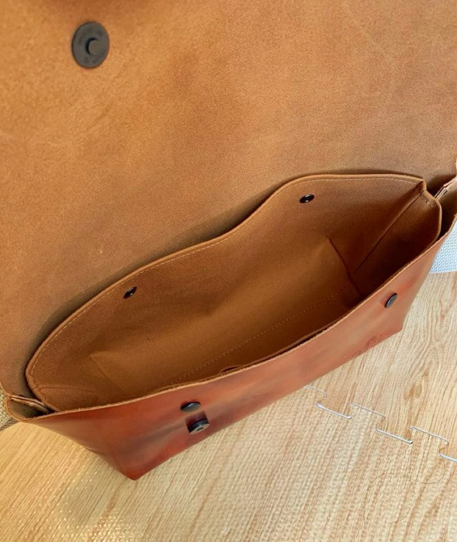 ほぼ未使用// Uni&Co. 牛革メッセンジャーバッグ/Camel/サイズS - メルカリ