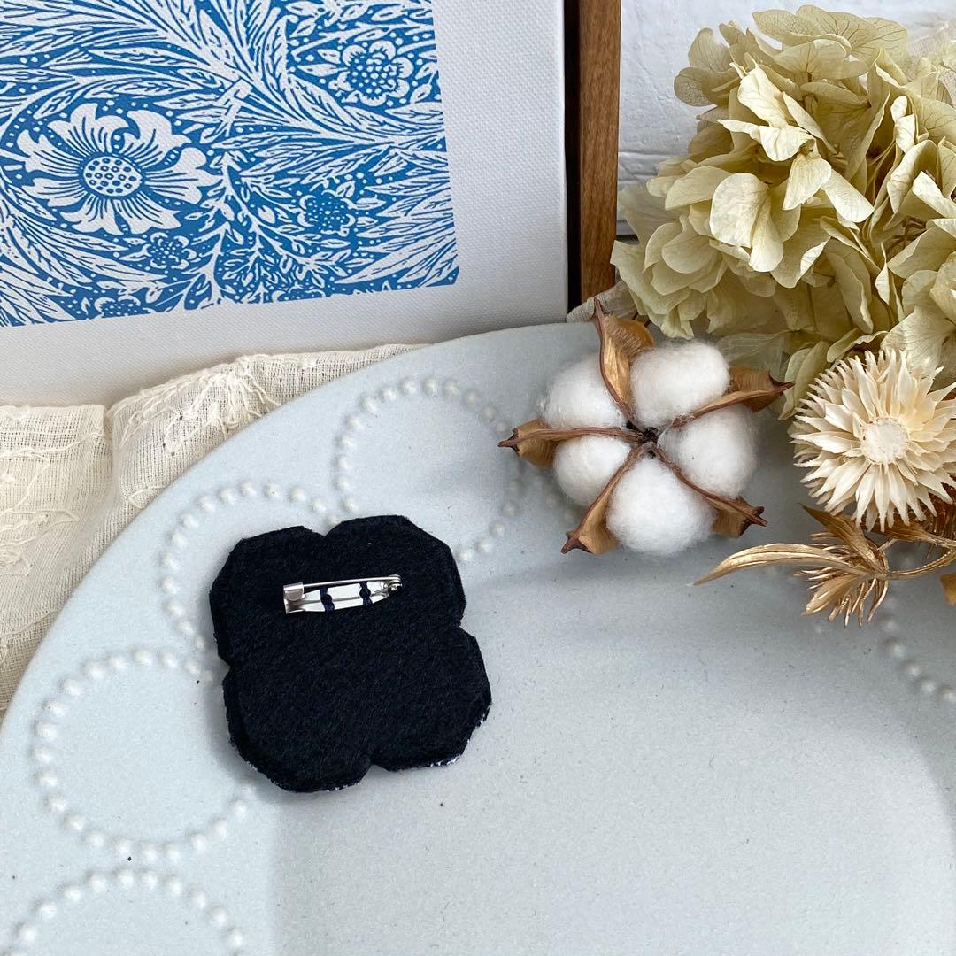 ミナペルホネン アネモネBKブローチ BKレースチャーム付き - メルカリ