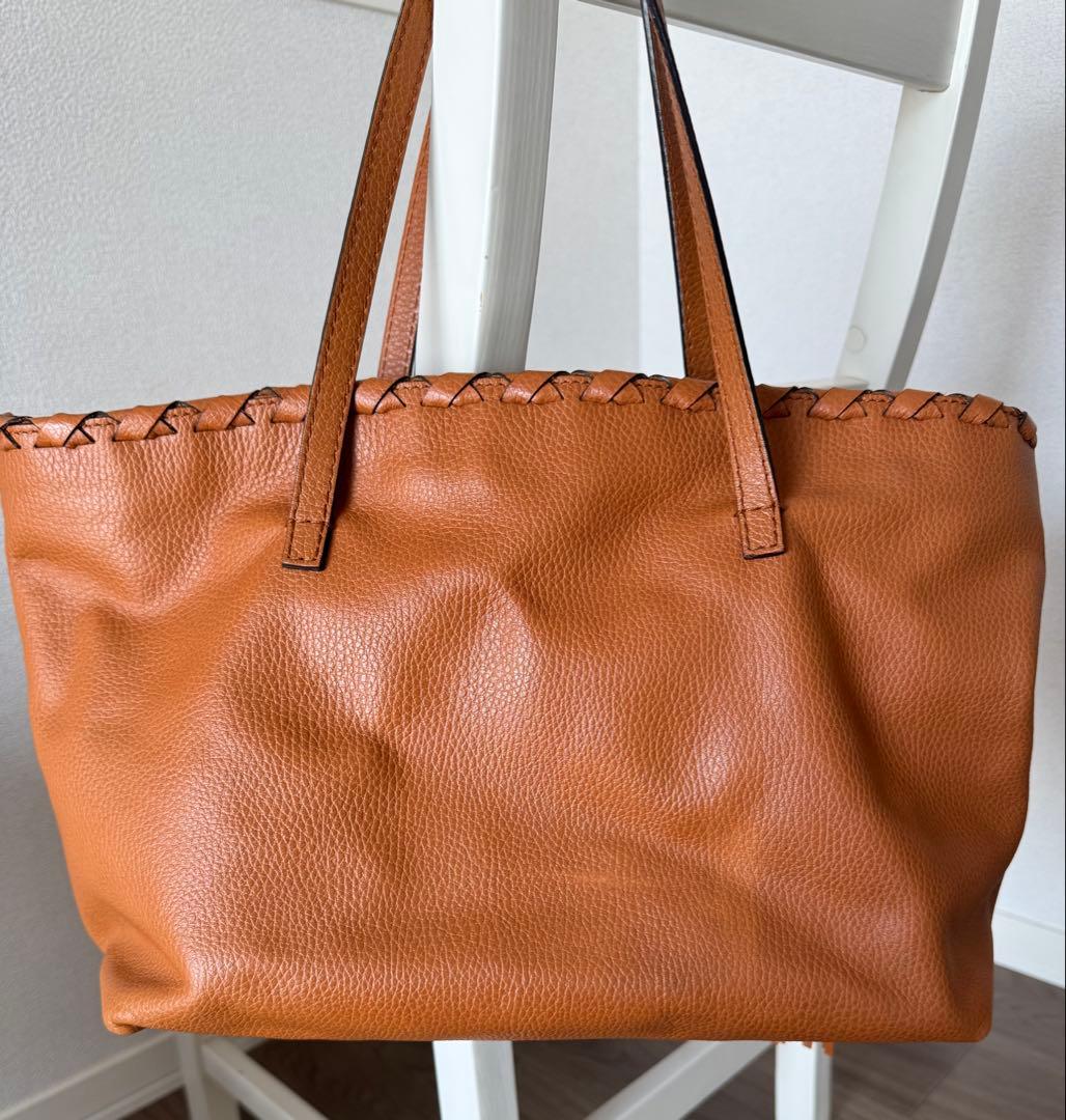 グッチ レザートートバック肩掛け キャメルタッセルA4収納 - メルカリ