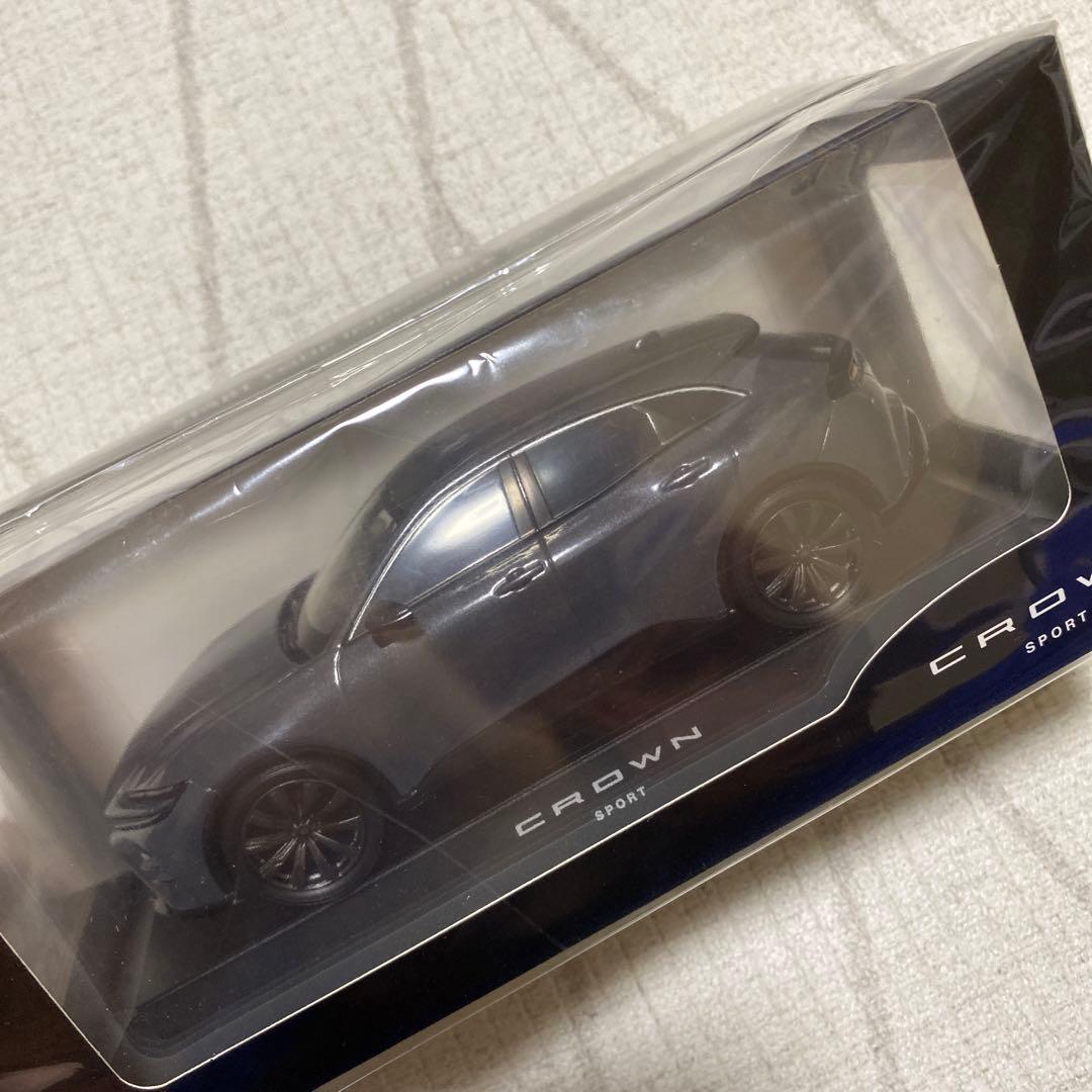 トヨタクラウンスポーツ ミニカー アッシュ 1/64 トヨタ クラウンスポーツ Z 2.5L ハイブリッド アッシュ